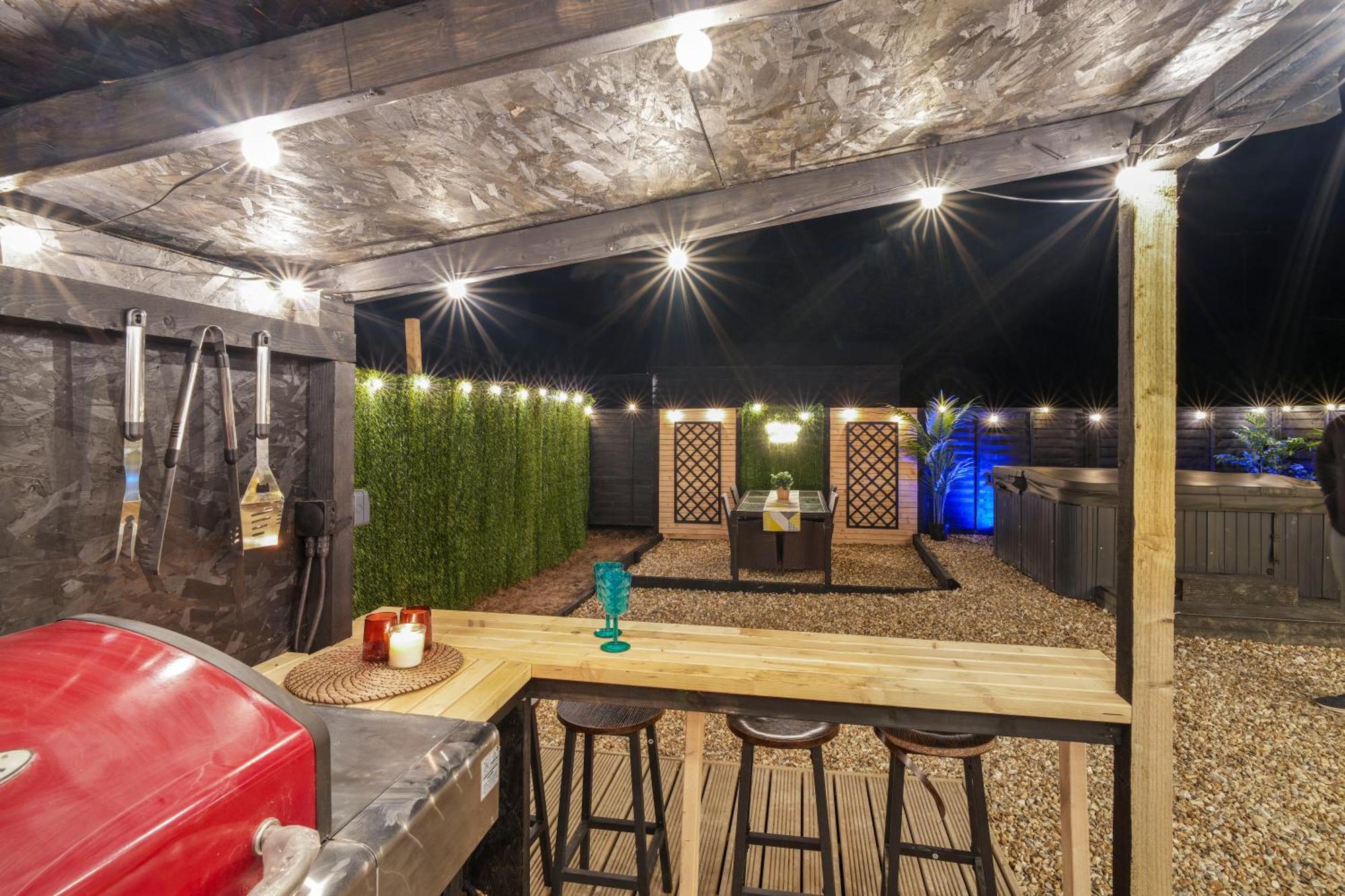 The Lodge At The Outside Inn Mountfield Bagian luar foto